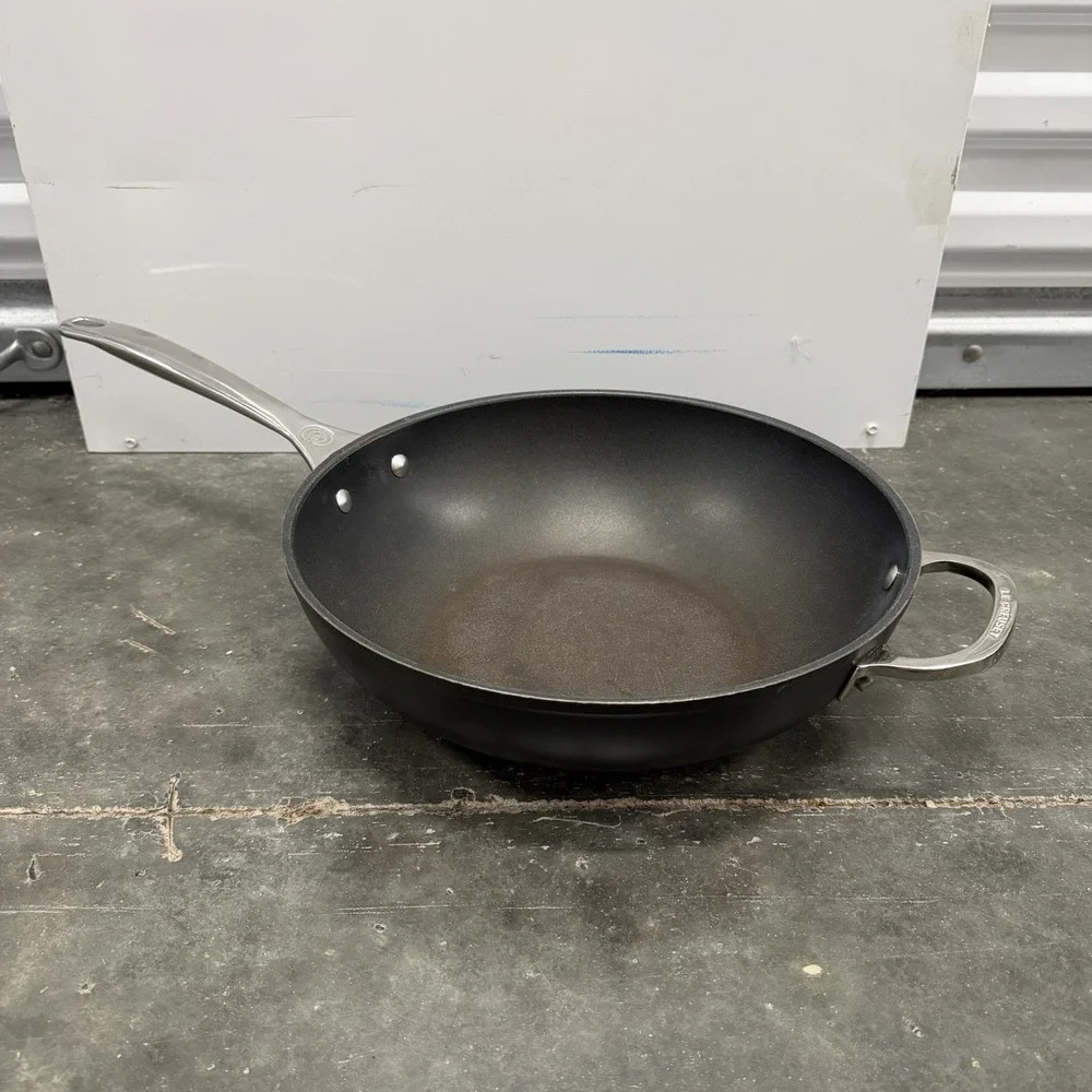 Le Creuset Toughened Nonstick PRO Stir Fry Pan with Helper Handle 4.7 L